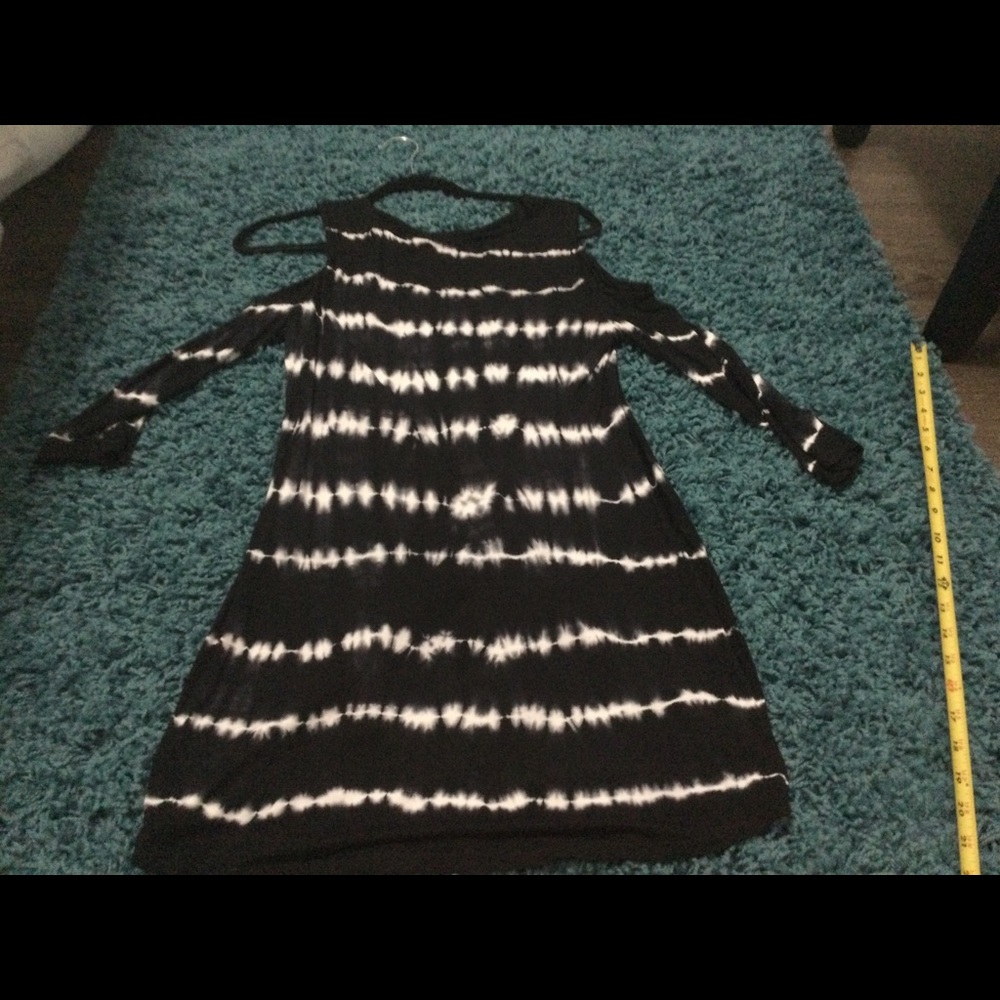 Tie dye tunic off shoulder INC International
